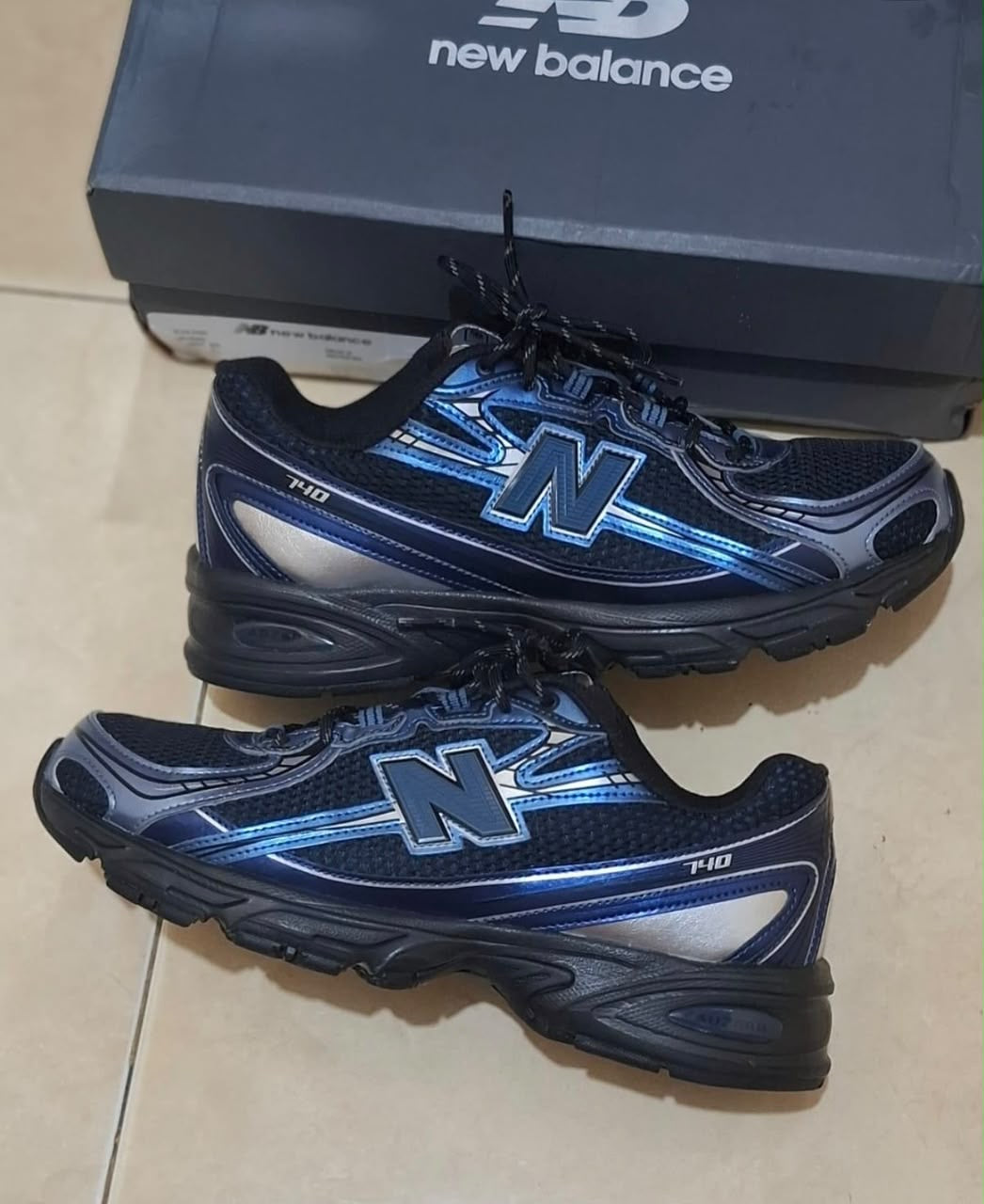 New Balance 740