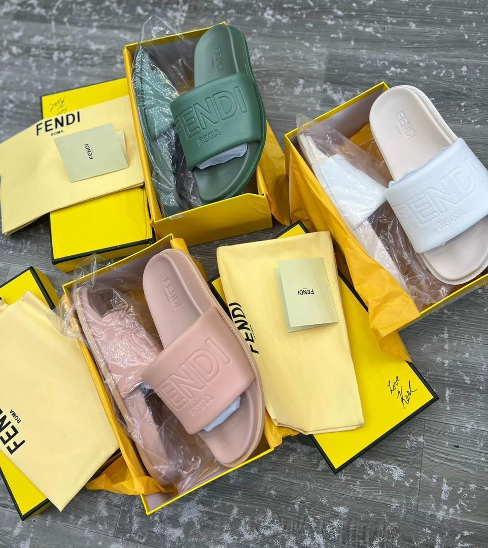 Sandales de authentiques FENDI
