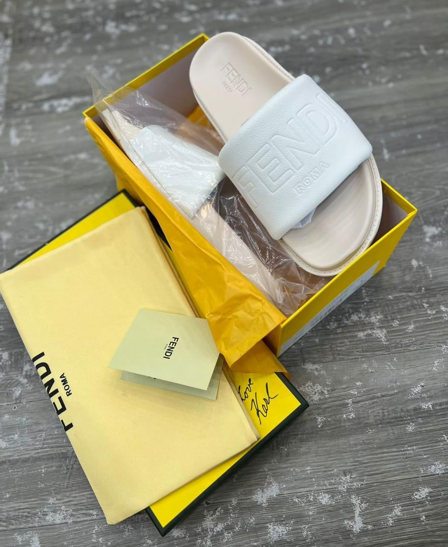 Sandales de authentiques FENDI