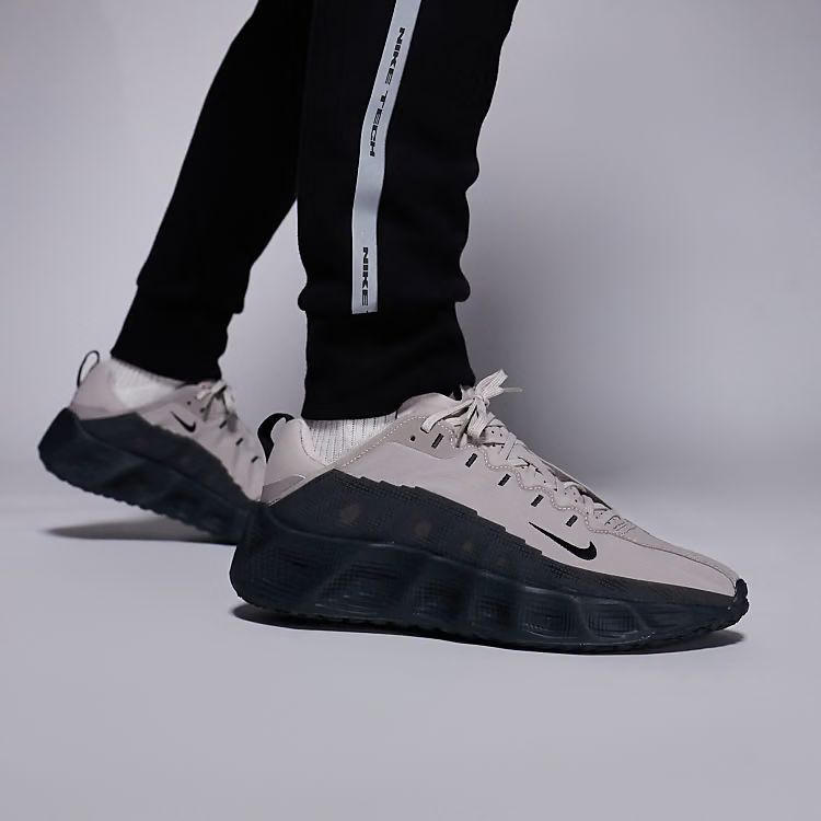 Nike AVA Rover