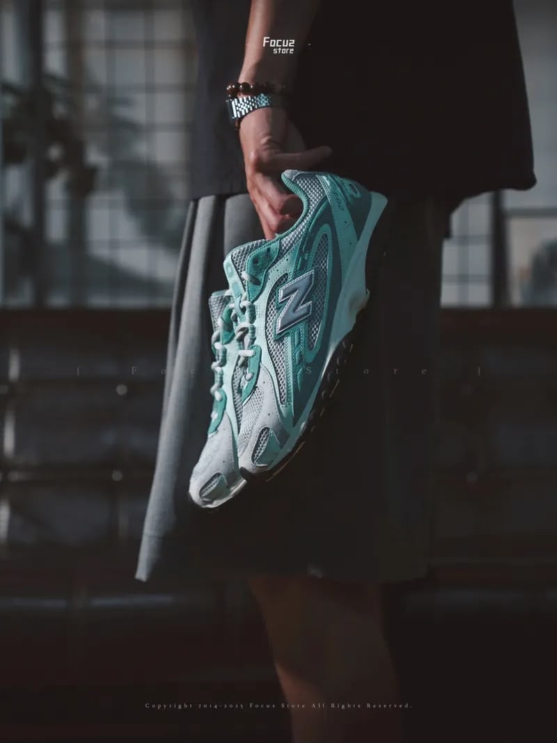 New Balance 204L