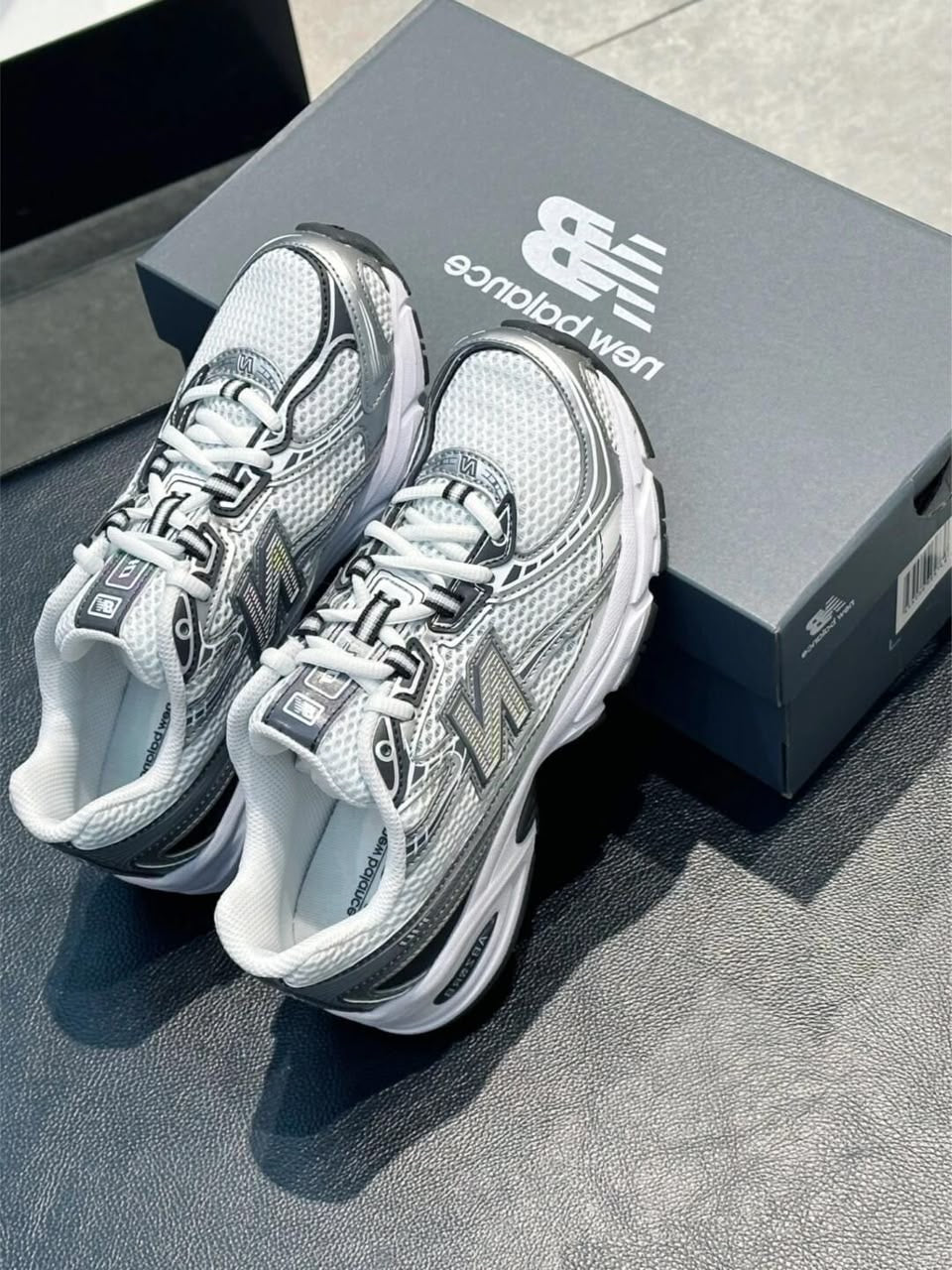 New Balance 740