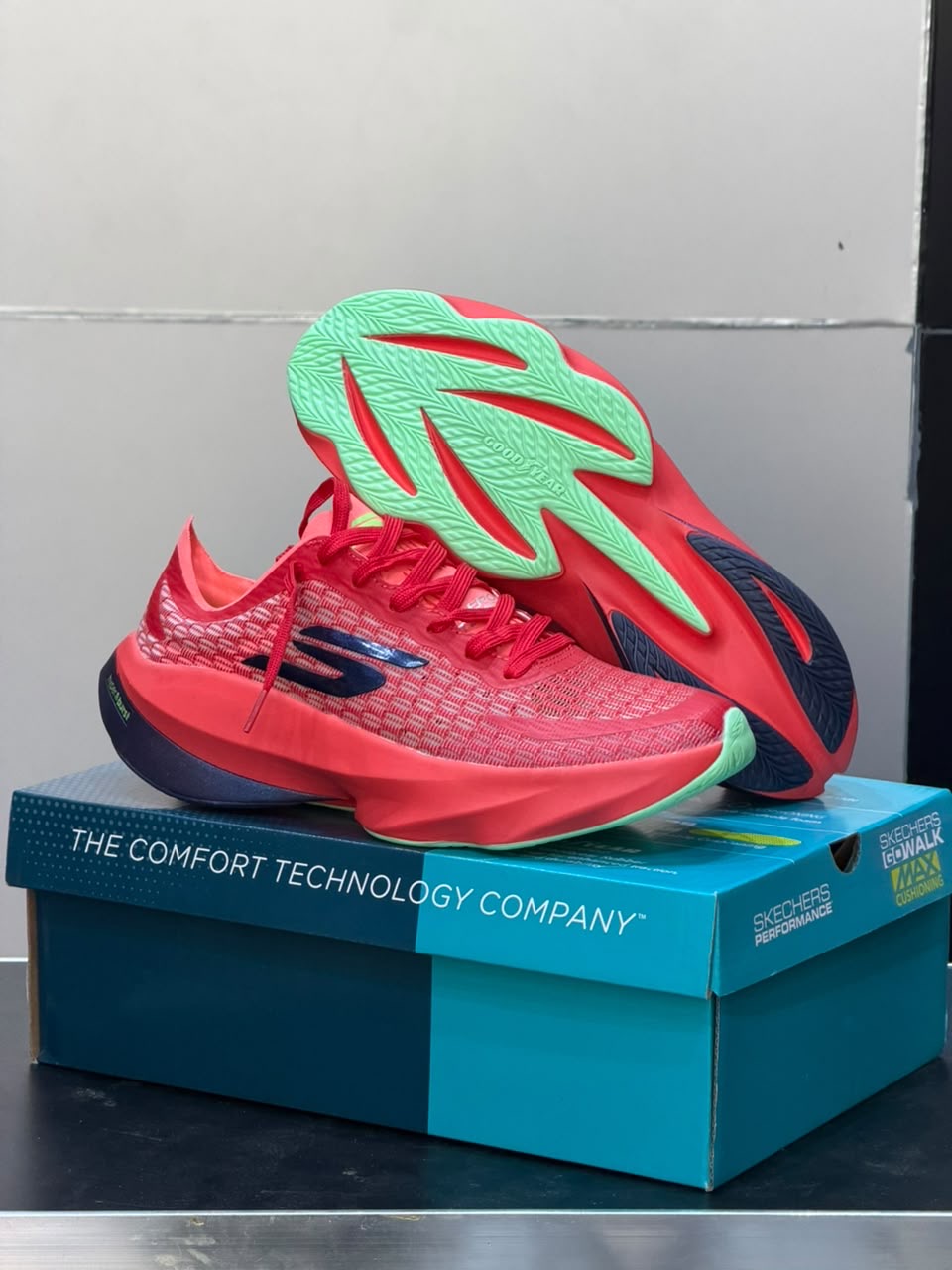 Skechers