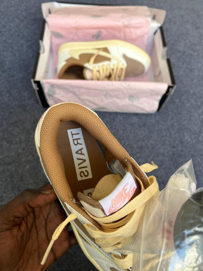 Nike TRAVIS SCOTT