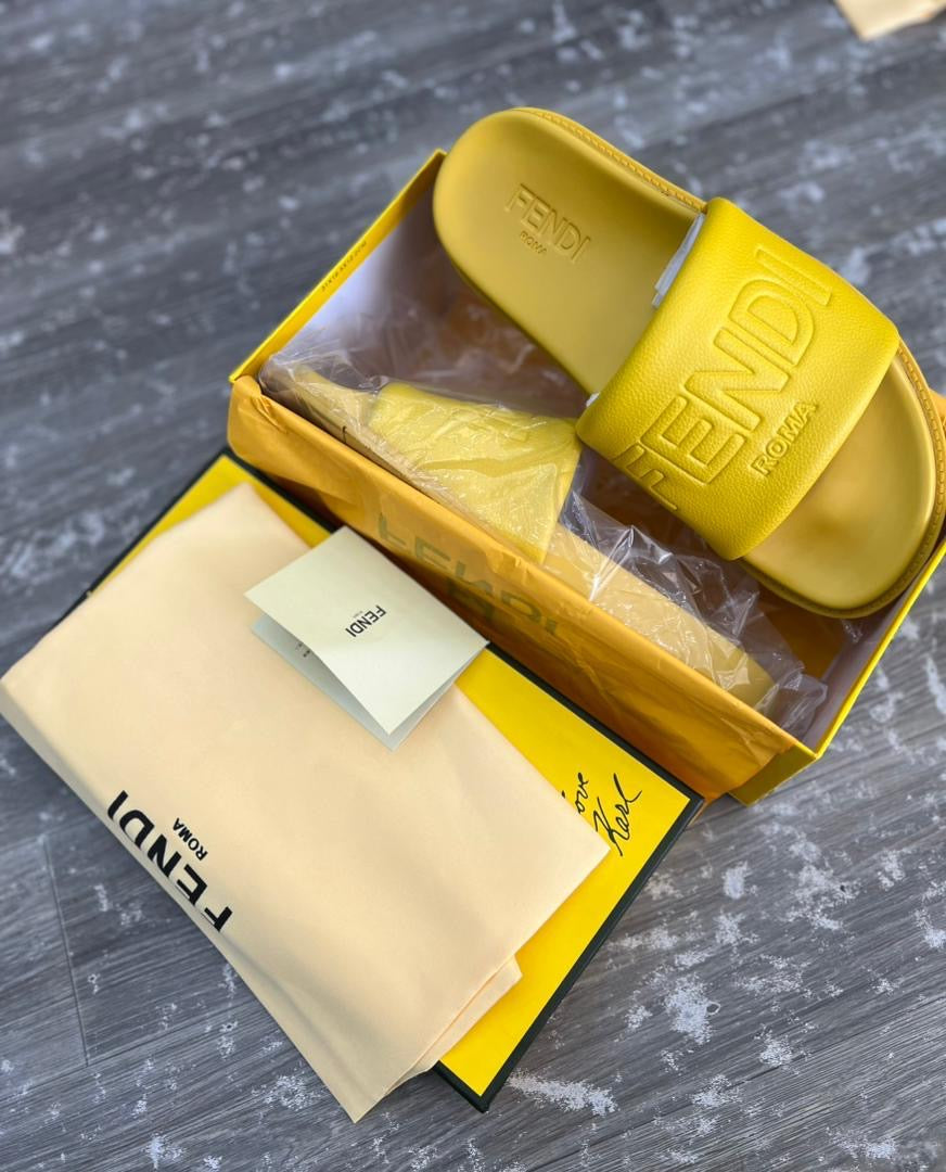 Sandales de authentiques FENDI