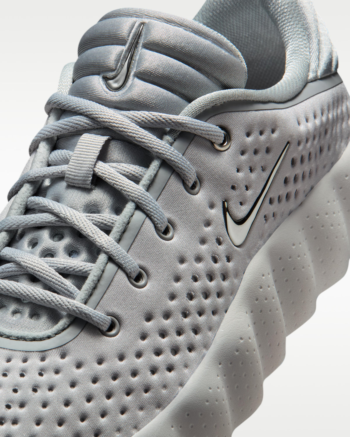 Nike Mind 002